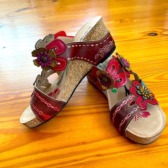 Whimsical Sandles - Picture 1 of 3